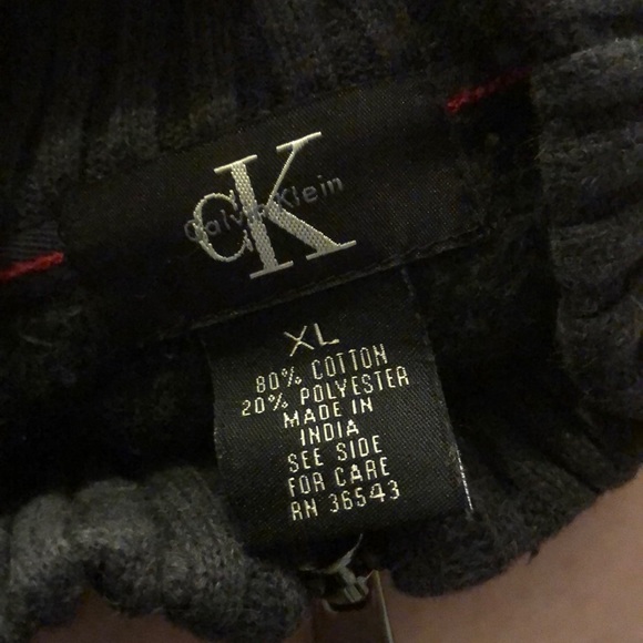 Pullover sweater - Picture 2 of 2